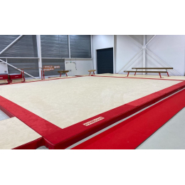 Пружинный гимнастический помост 13х13 (ковролиновое покрытие)