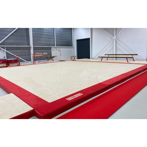 Гимнастический помост 13х13 (ковролиновое покрытие)